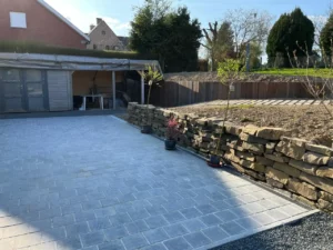 Terrasse pavée